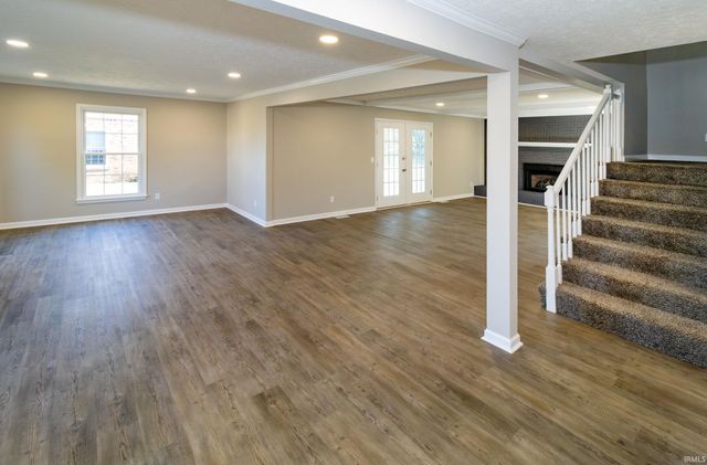 6301 E Oak Street, Evansville, IN 47715