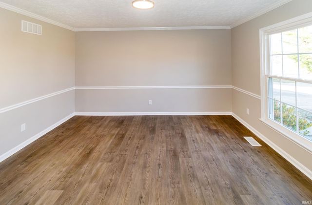 6301 E Oak Street, Evansville, IN 47715