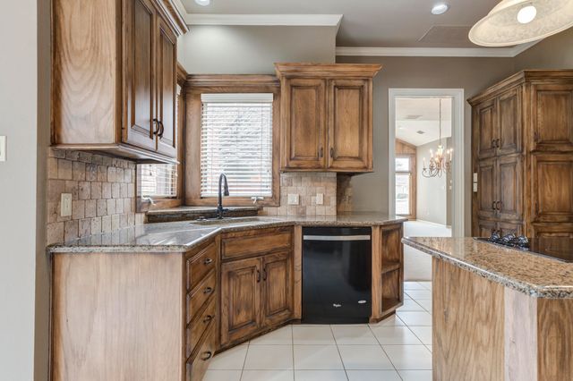 8902 York Place, Lubbock, TX 79424