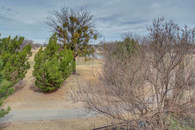 8902 York Place, Lubbock, TX 79424