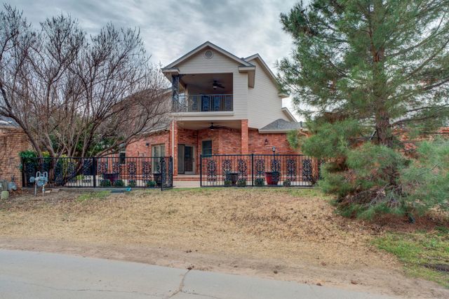 8902 York Place, Lubbock, TX 79424