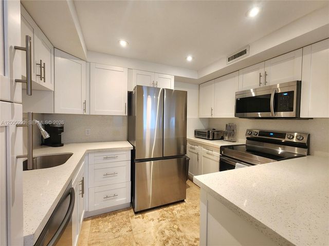 3505 S Ocean Dr 209, Hollywood, FL 33019