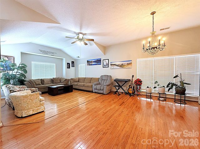 13636 Portpatrick Lane, Matthews, NC 28105