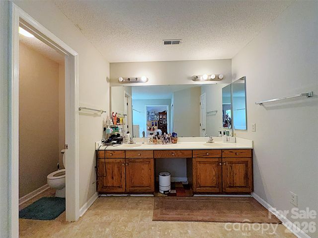 13636 Portpatrick Lane, Matthews, NC 28105