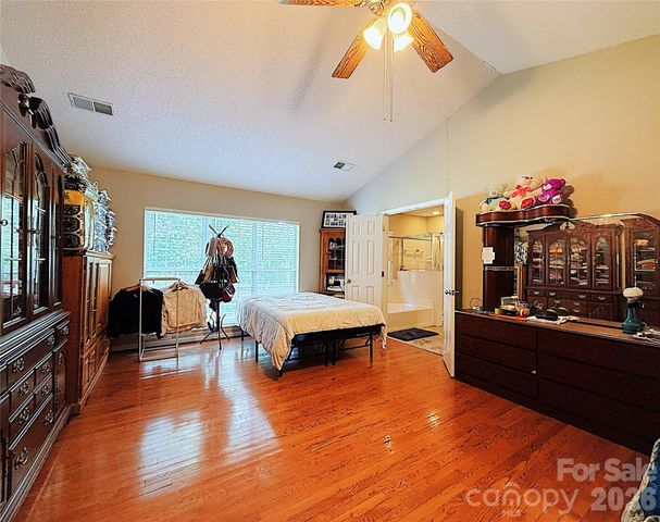 13636 Portpatrick Lane, Matthews, NC 28105
