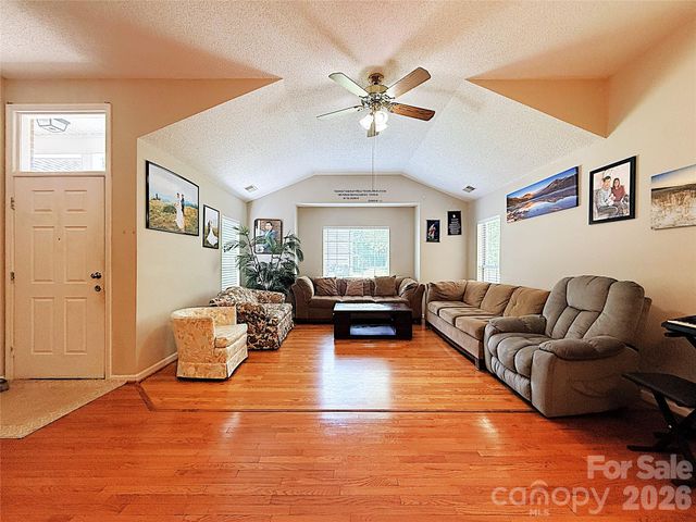 13636 Portpatrick Lane, Matthews, NC 28105
