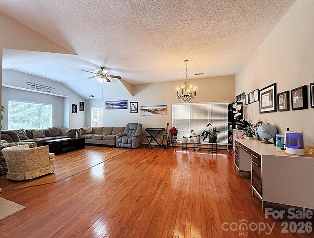 13636 Portpatrick Lane, Matthews, NC 28105
