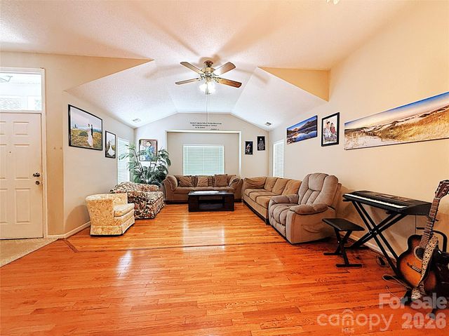 13636 Portpatrick Lane, Matthews, NC 28105