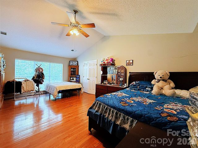 13636 Portpatrick Lane, Matthews, NC 28105