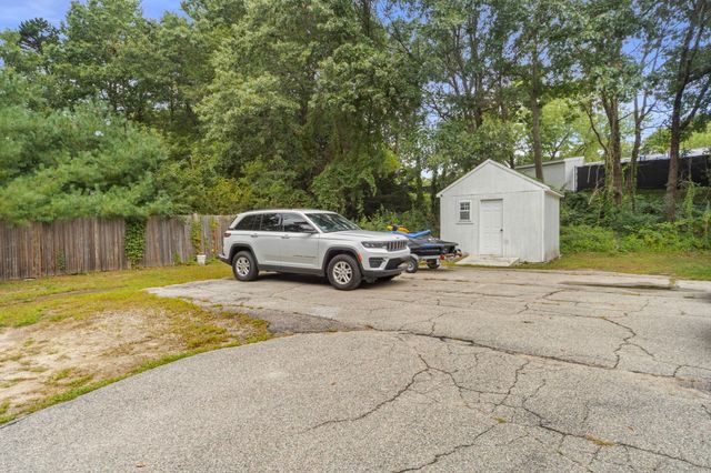 61 Taunton St 61, Bellingham, MA 02019
