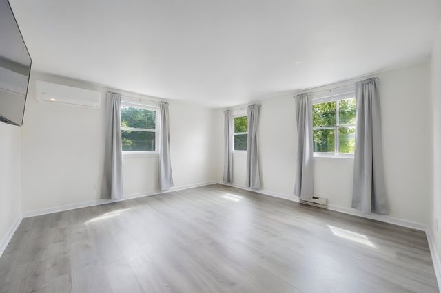 61 Taunton St 61, Bellingham, MA 02019