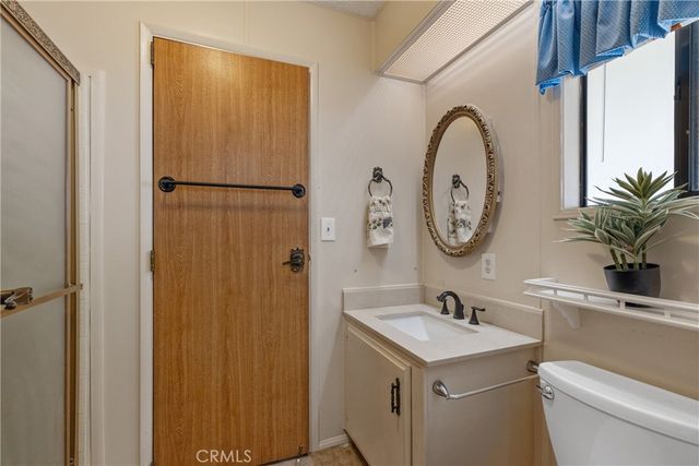 1300 W Menlo Avenue 215, Hemet, CA 92543