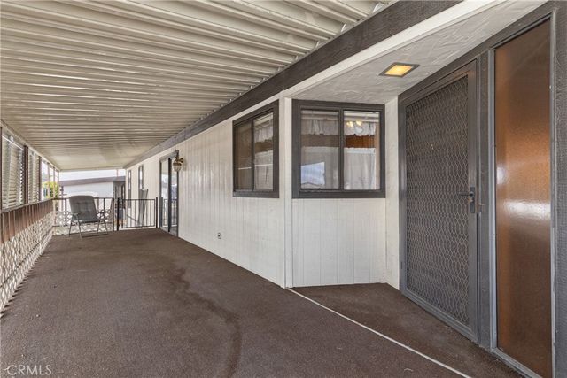 1300 W Menlo Avenue 215, Hemet, CA 92543