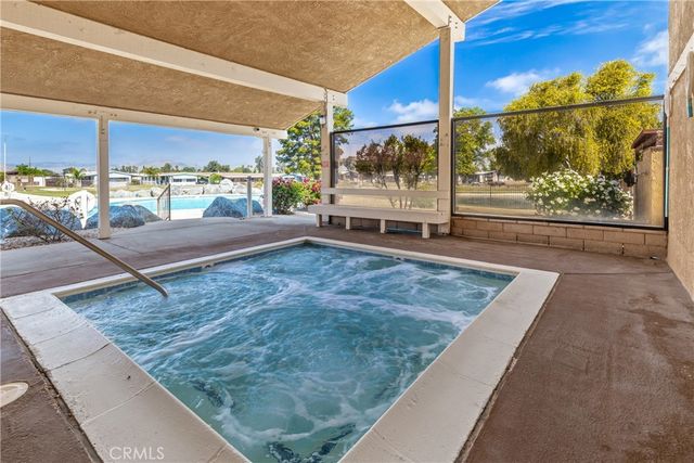 1300 W Menlo Avenue 215, Hemet, CA 92543