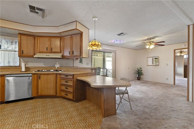 1300 W Menlo Avenue 215, Hemet, CA 92543