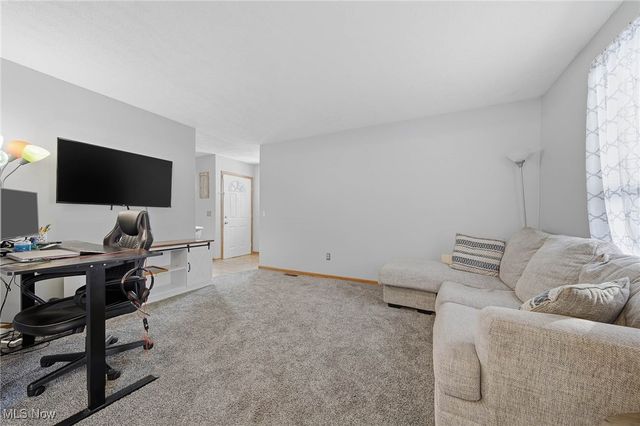 6416 Blossomwood Circle NE, Canton, OH 44721