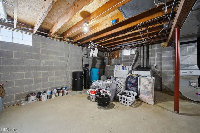 6416 Blossomwood Circle NE, Canton, OH 44721