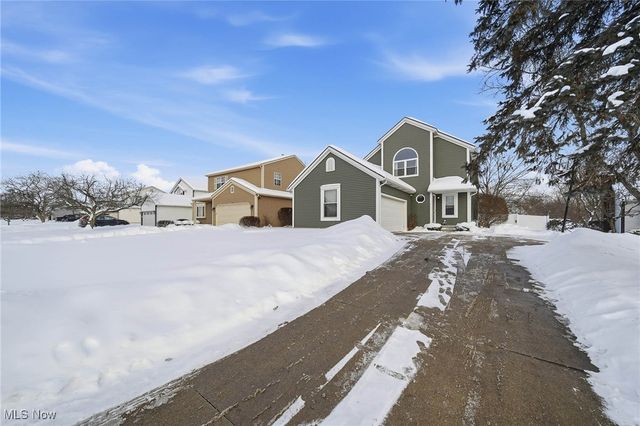 6416 Blossomwood Circle NE, Canton, OH 44721