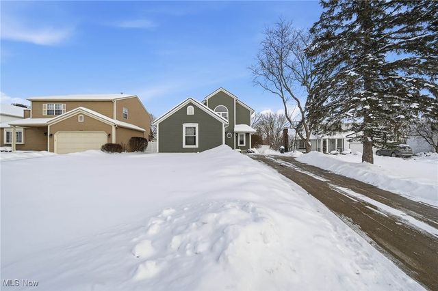 6416 Blossomwood Circle NE, Canton, OH 44721