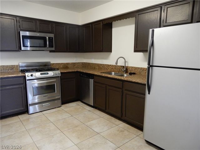 2120 Petersham Court A, Las Vegas, NV 89108