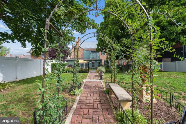 26 E SALISBURY ST, Williamsport, MD 21795