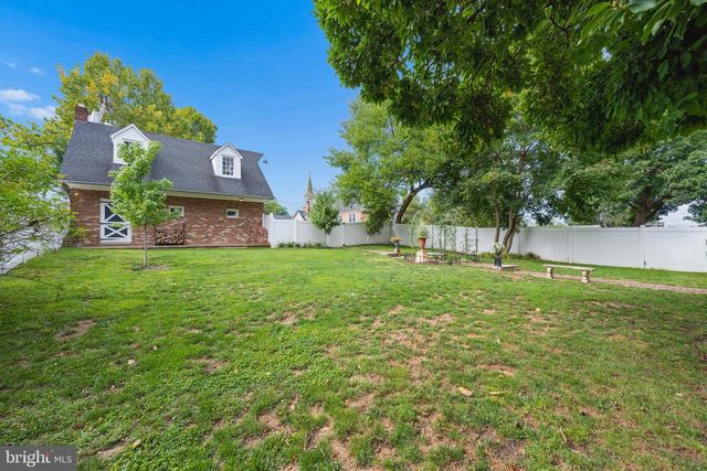 26 E SALISBURY ST, Williamsport, MD 21795