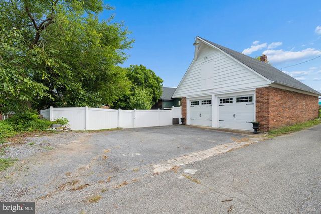 26 E SALISBURY ST, Williamsport, MD 21795
