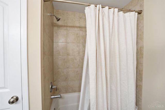 732 Harper Lane, Miami Twp, OH 45140