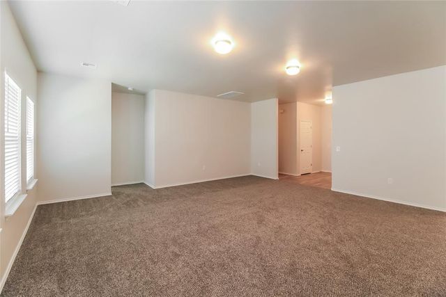 909 N Donald Way, Mustang, OK 73064