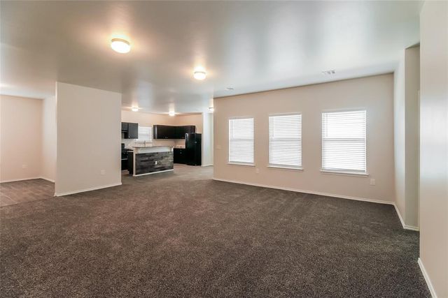 909 N Donald Way, Mustang, OK 73064