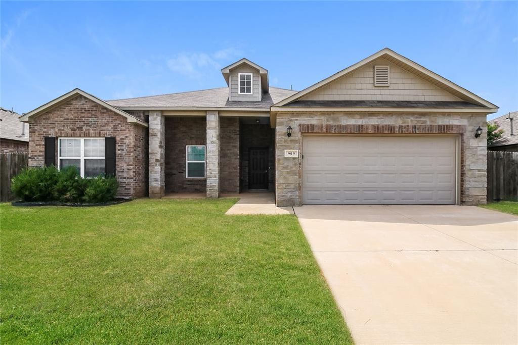 909 N Donald Way, Mustang, OK 73064