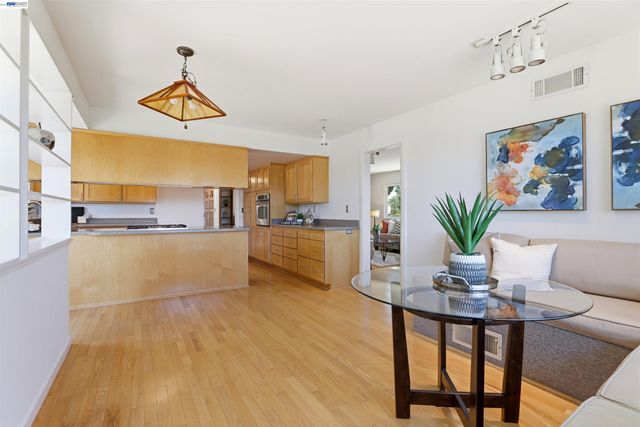 748 Wimbledon Ln, Livermore, CA 94550