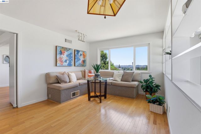 748 Wimbledon Ln, Livermore, CA 94550