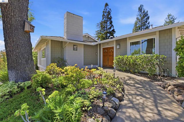 748 Wimbledon Ln, Livermore, CA 94550