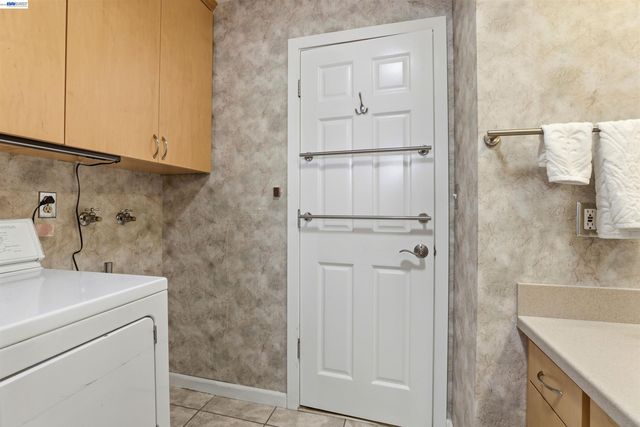 748 Wimbledon Ln, Livermore, CA 94550