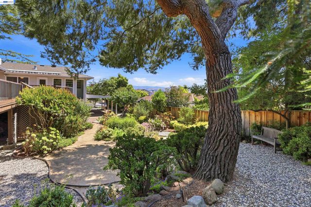 748 Wimbledon Ln, Livermore, CA 94550