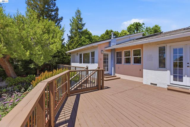 748 Wimbledon Ln, Livermore, CA 94550