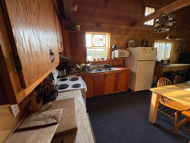 168 Ponemah Path, Newark, VT 05871