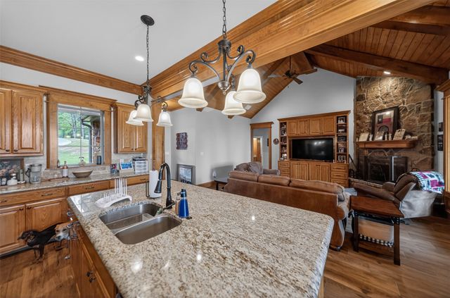 10227 County Road 4101, Frankston, TX 75763