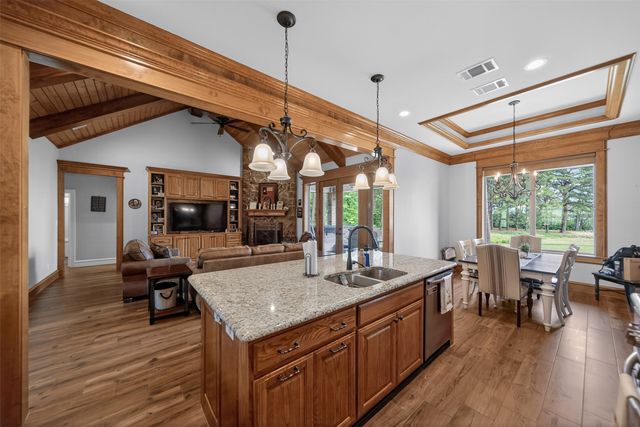 10227 County Road 4101, Frankston, TX 75763