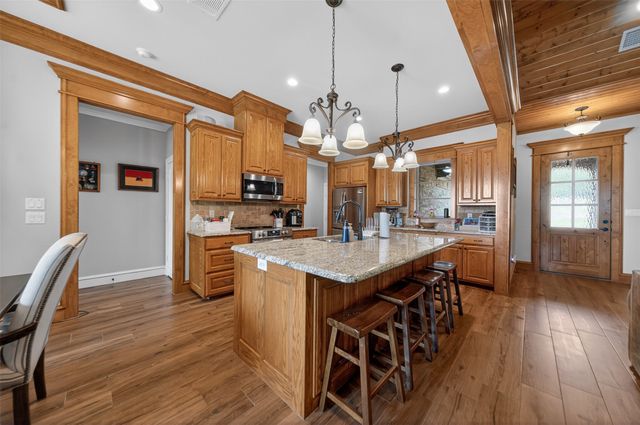 10227 County Road 4101, Frankston, TX 75763