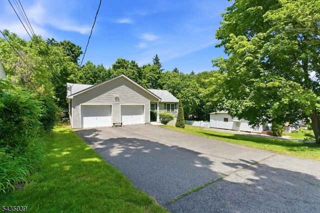45 Kearney St, Dover Town, NJ 07801