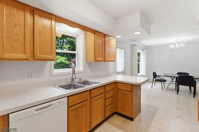 45 Kearney St, Dover Town, NJ 07801