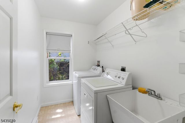 45 Kearney St, Dover Town, NJ 07801