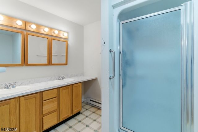 45 Kearney St, Dover Town, NJ 07801