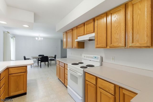 45 Kearney St, Dover Town, NJ 07801