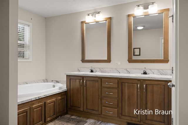 3023 Angelwood Drive, Muskegon, MI 49445