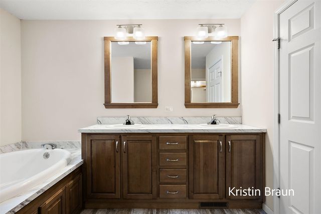 3023 Angelwood Drive, Muskegon, MI 49445