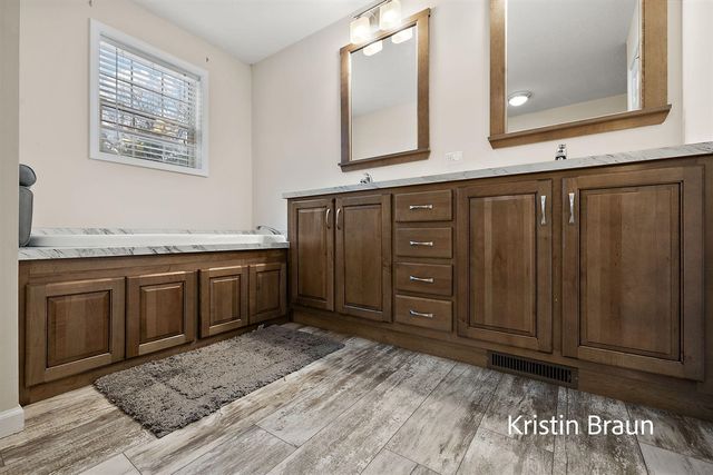 3023 Angelwood Drive, Muskegon, MI 49445