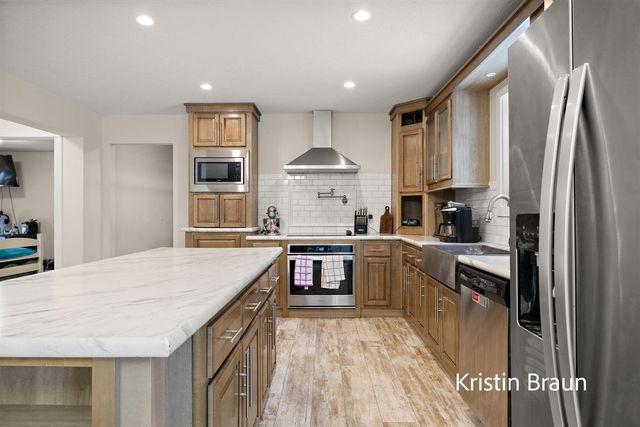 3023 Angelwood Drive, Muskegon, MI 49445